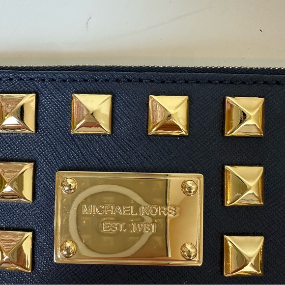 Michael Kors Jet Set Travel Large Top Zip Studded Leather Wristlet Pouch - Picture 4 of 7